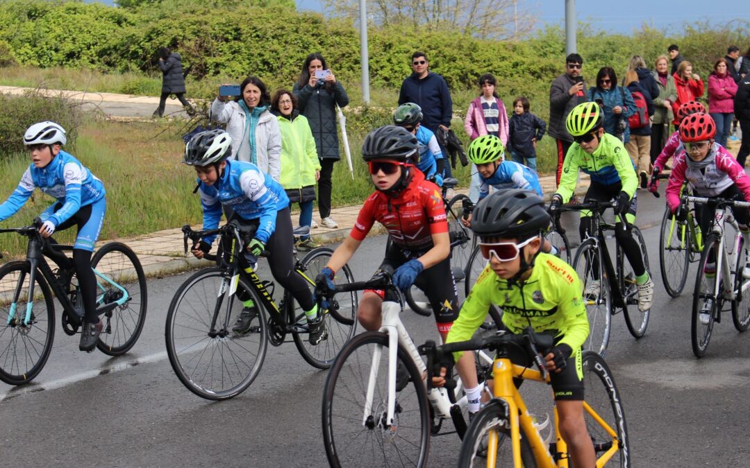 Miel Gran Reserva pedalea con el futuro: así fue el VIII Trofeo Escuelas Villa de Guijuelo